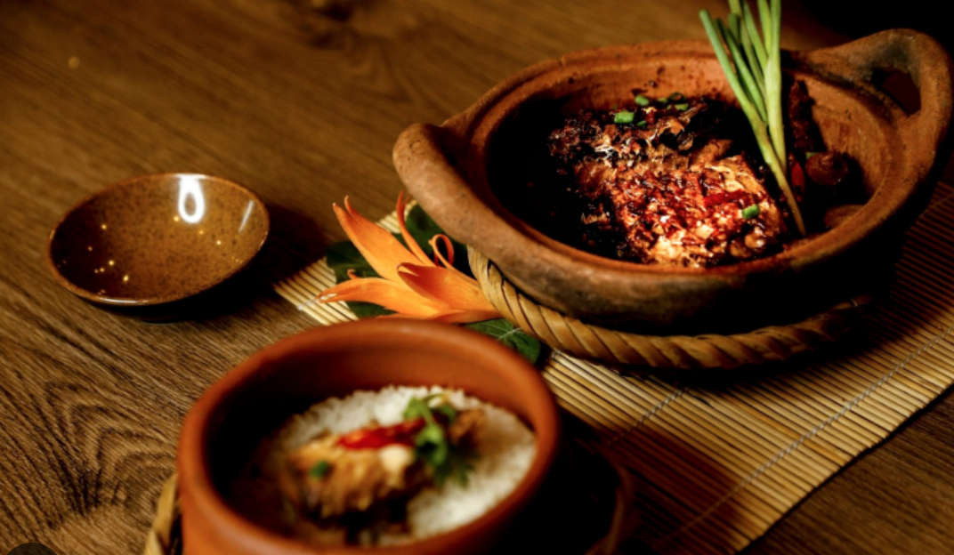 Quán cơm niêu gần đây